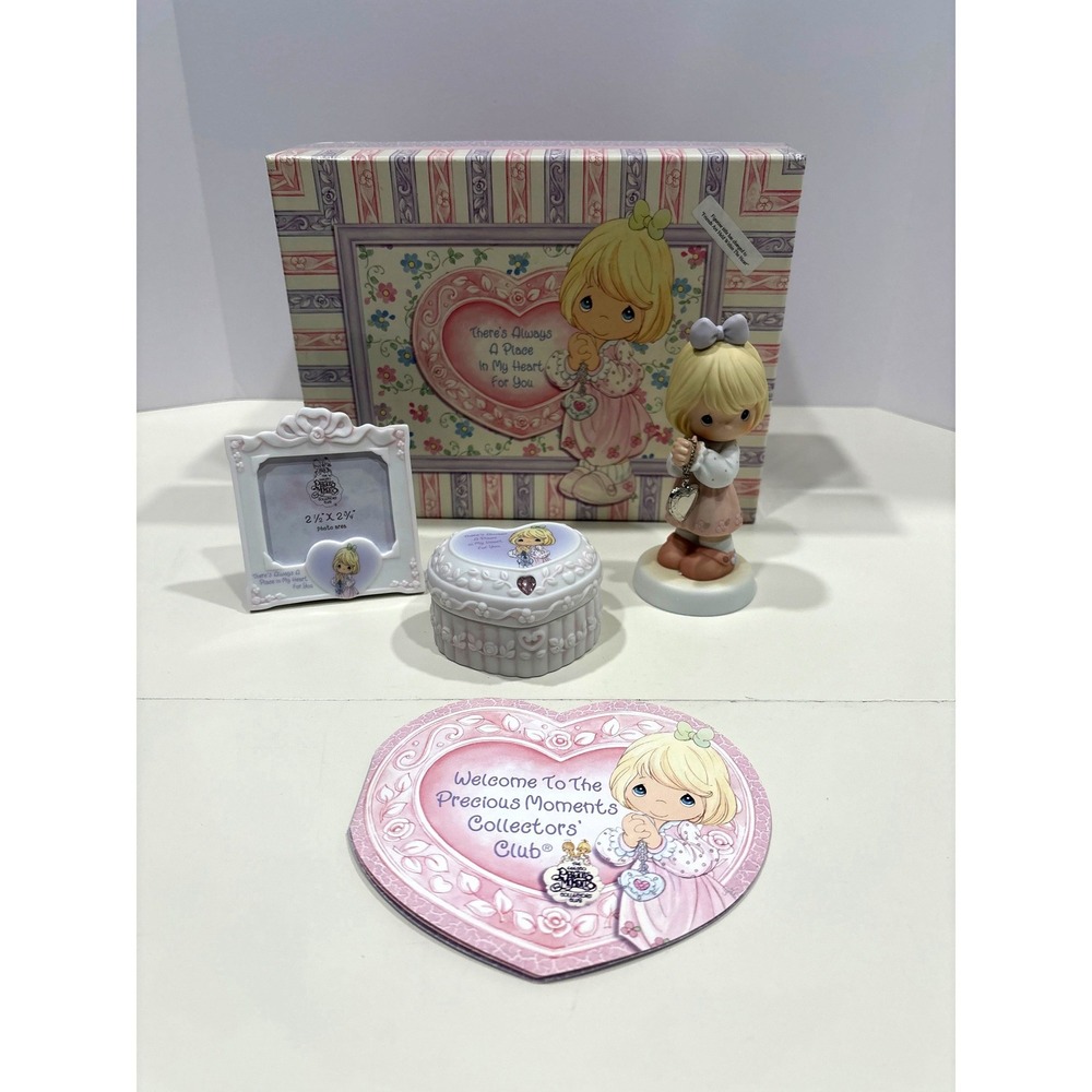 Precious Moments 2003 Collectors Club Set Friends Are Held Within Heart C0023